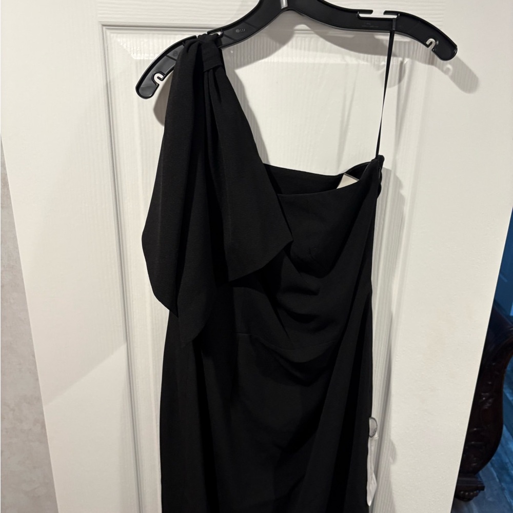 Dress the Population Elegant Black One-Shoulder Gown